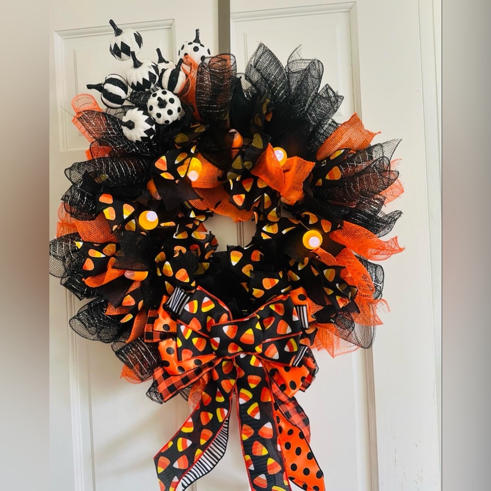 Light Up Handcrafted Halloween Wreath 🎃